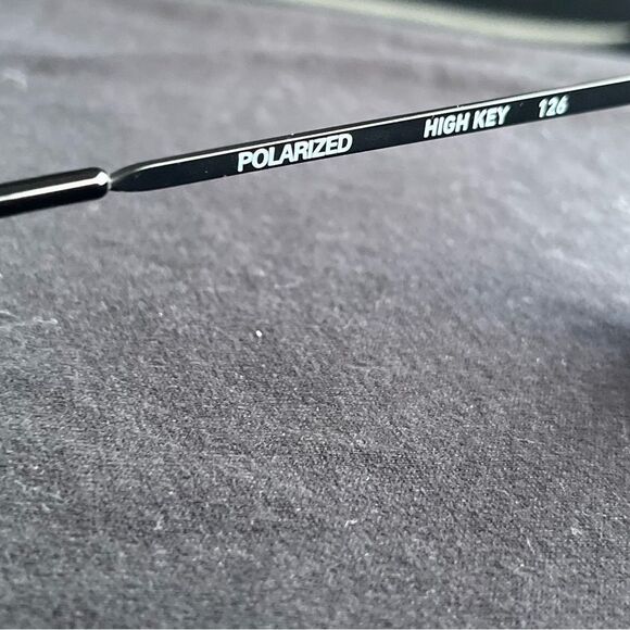 Quay NWT High Key mini polarized Black Smoke Sunglasses - Picture 3 of 3